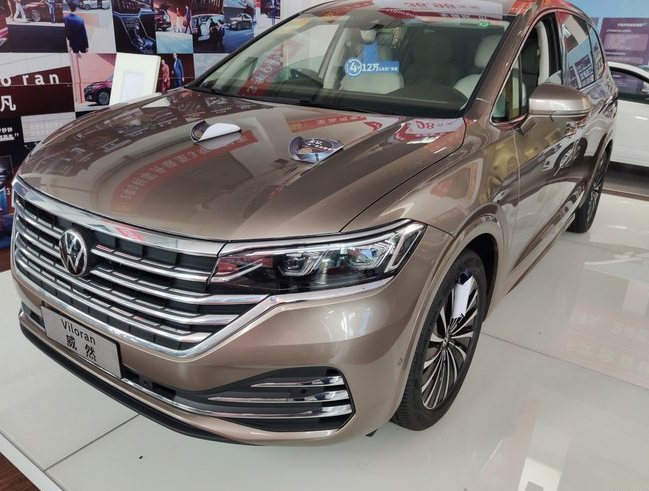 到店实拍2020款大众威然,车长5346mm,配全景天窗 多层隔音玻璃