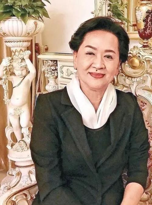 "祥嫂"洪金梅上位史,现实版《溏心风暴》