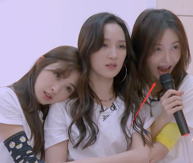 以为金晨是优雅的淑女,排练时的表现,张含韵和孟佳才发现看错了