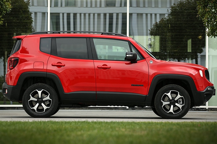 越野"老炮"再焕新,增插电四驱车型,2021款自由侠官图发布