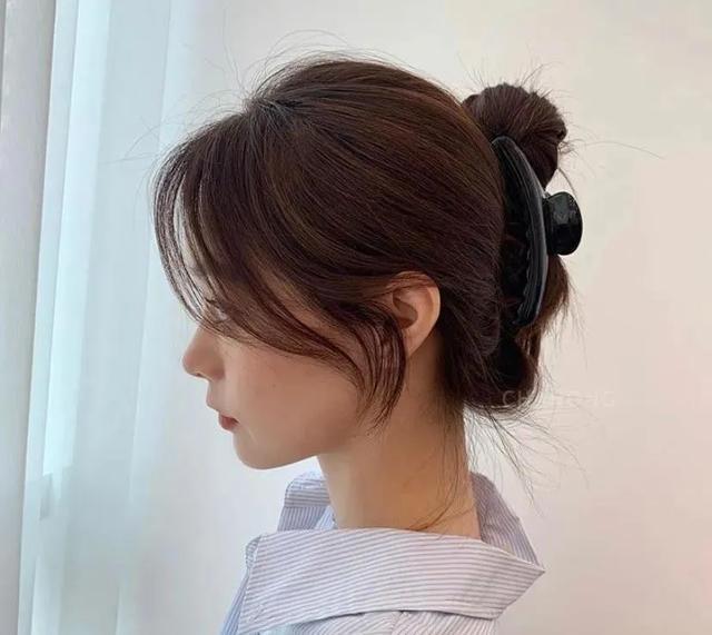 夏季温柔系气质低丸子头