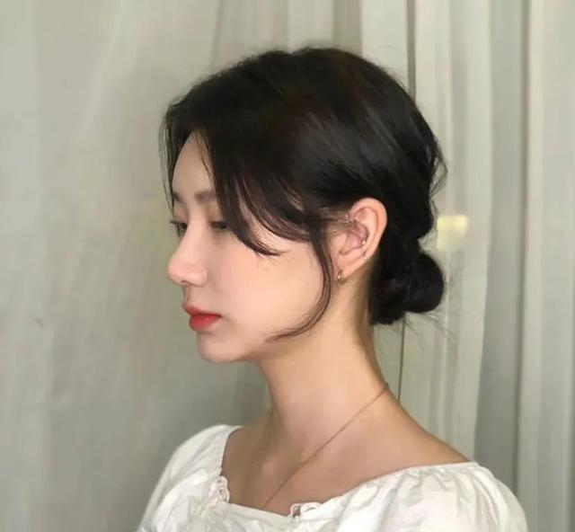 夏季温柔系气质低丸子头