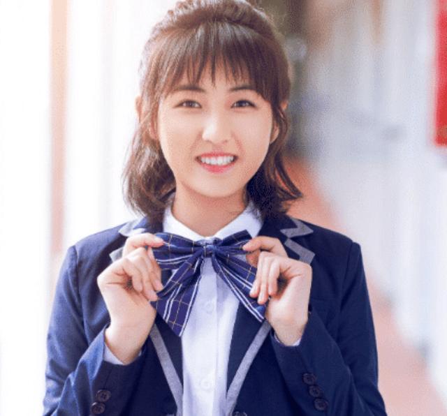 张子枫"毕业照"曝光,明明化了妆,却被不少男生看成素颜