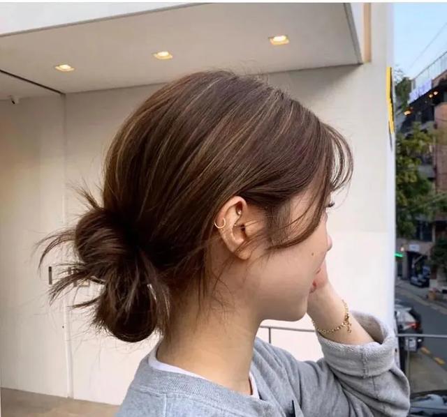 夏季温柔系气质低丸子头