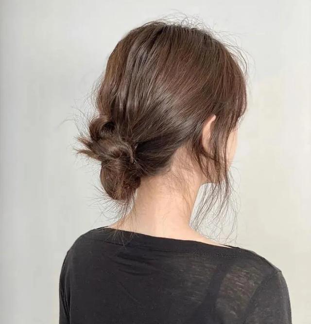 夏季温柔系气质低丸子头