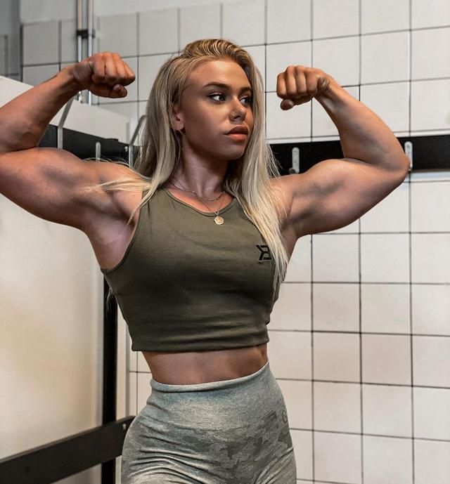 知名私人教练,2年后锻炼出了健美的身材