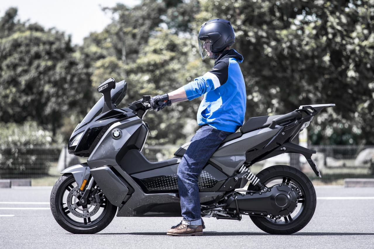 宝马唯一的电动踏板cevolution新车型解析