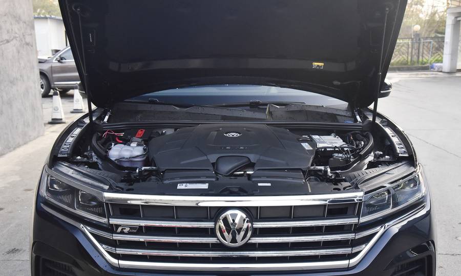 不买BBA，豪华中大型SUV怎么选？这两款性价比高，成功男人必备