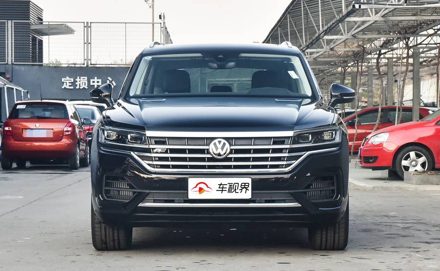 不买BBA，豪华中大型SUV怎么选？这两款性价比高，成功男人必备