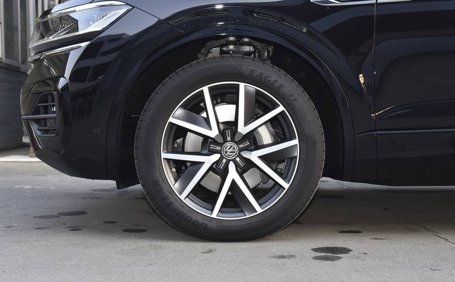 不买BBA，豪华中大型SUV怎么选？这两款性价比高，成功男人必备