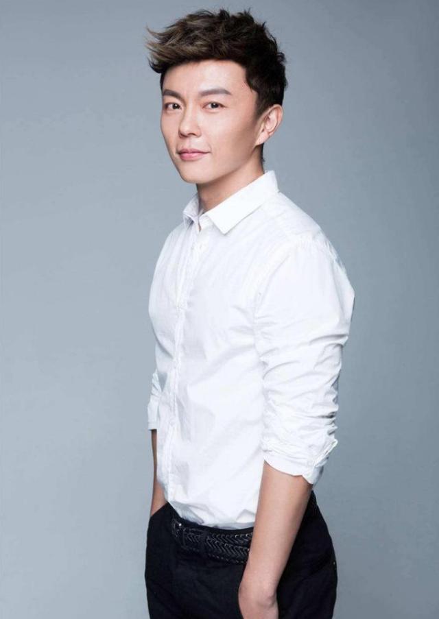 他是李连杰"儿子",长大后娶了《仙剑》的她,如今很少露面|仙剑|谢苗