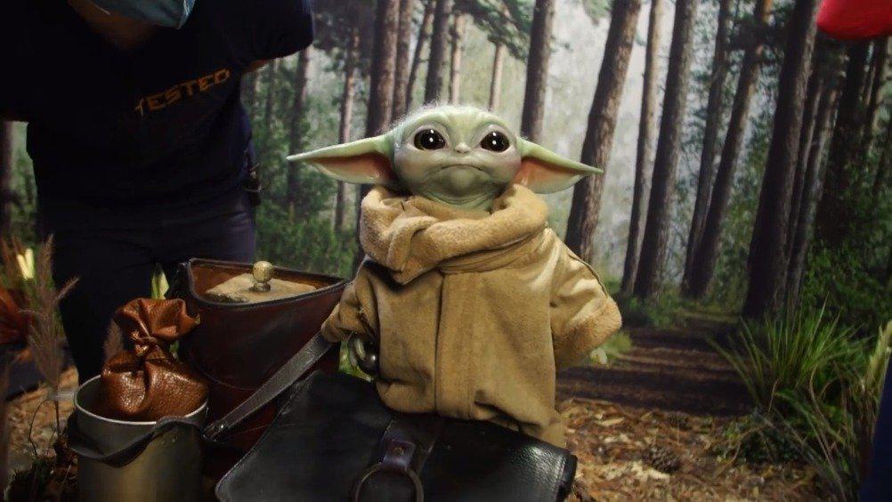 近距离看sideshow的真实尺寸"尤达宝宝"