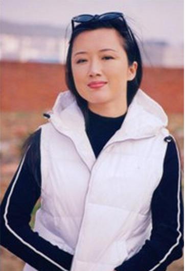 潘雨辰四个字来形容侯勇不想提他离婚后不想再找另一半了