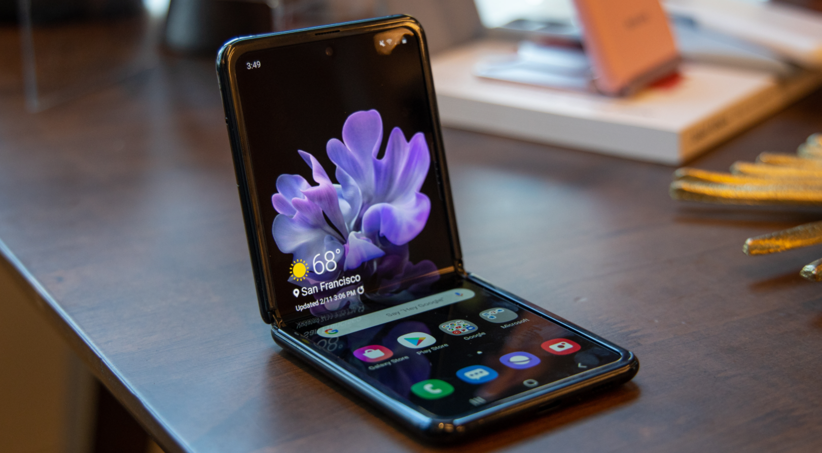 骁龙865 处理器,三星翻盖折叠屏 galaxy z flip 5g