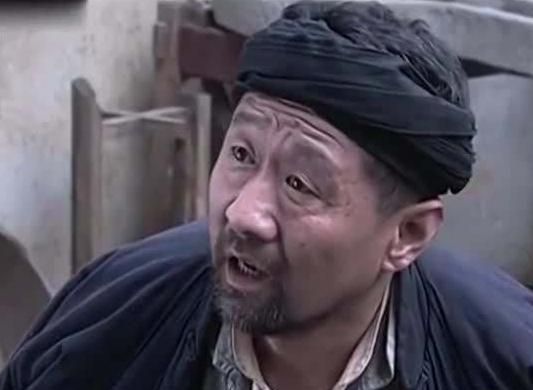 不仅如此,他还带着弟弟刘增强走上演艺道路.