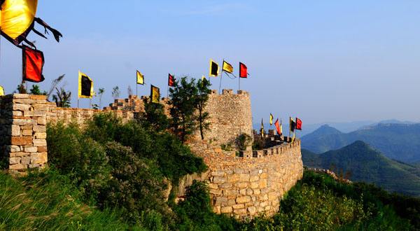 临沂竟然有座建在山顶的古城据说有两千多年历史风景独美