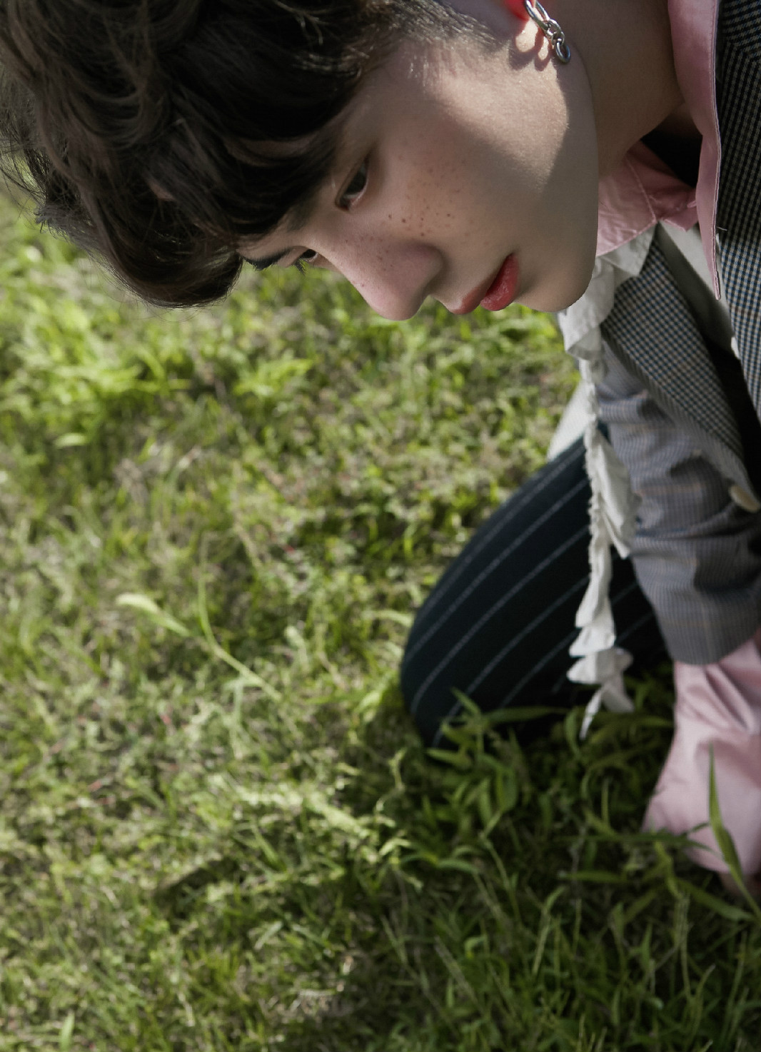 明星雀斑妆:王一博干净易烊千玺野性,她却化出了未来感