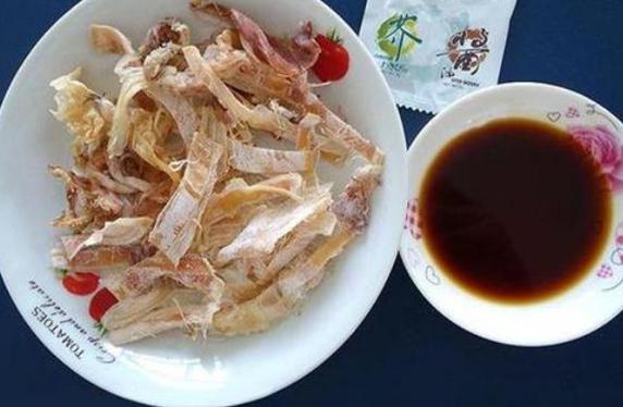 泡发干鱿鱼,用热水还是用冷水?都不对!教你一招,干货变鲜货