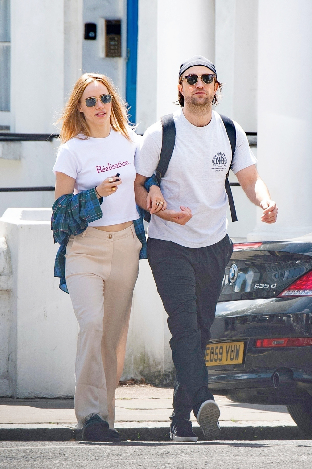 34岁罗伯特·帕丁森和女友约会!两人处8个月,越来越有夫妻相啦