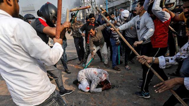 印度再发恶性强奸案,这次引发地区大规模暴动:30多辆警车被点燃