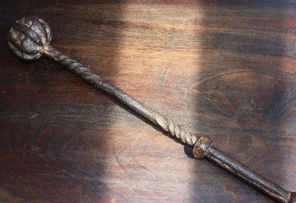 南宋初期,让金兀术仰天长叹的少年猛将用的到底是什么兵器?