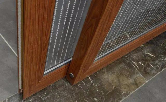 防火卷帘门报价规范 无极灯厂家推荐和价格特点