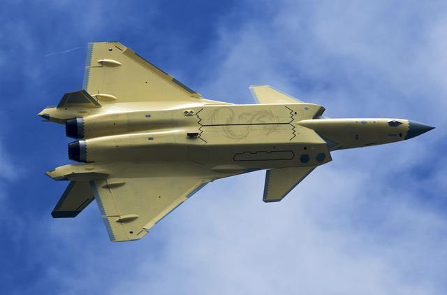 歼-20b实际上并不神秘,换上锯齿状国产心脏,或亮相珠海航展