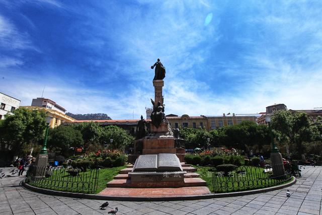 世界最高首都,通勤靠缆车城中藏女巫市场|玻利维亚|拉巴斯|缆车_新浪