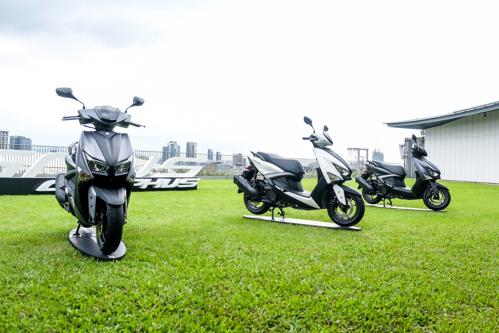 雅马哈第六代劲战上市vva水冷发动机起售价约21万人民币