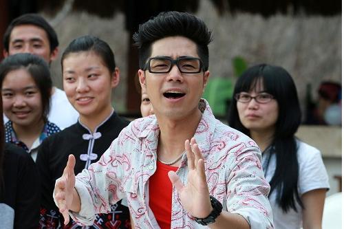 《天天向上》空降新主持,综艺感强,既能接梗又能抛梗,好评满满