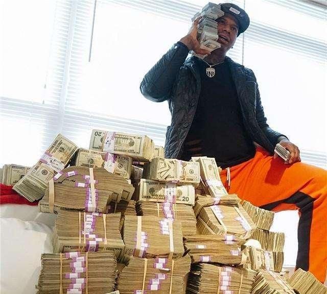 nba球星如何炫富麦迪买飞机波什直接送钱看到詹姆斯我服了