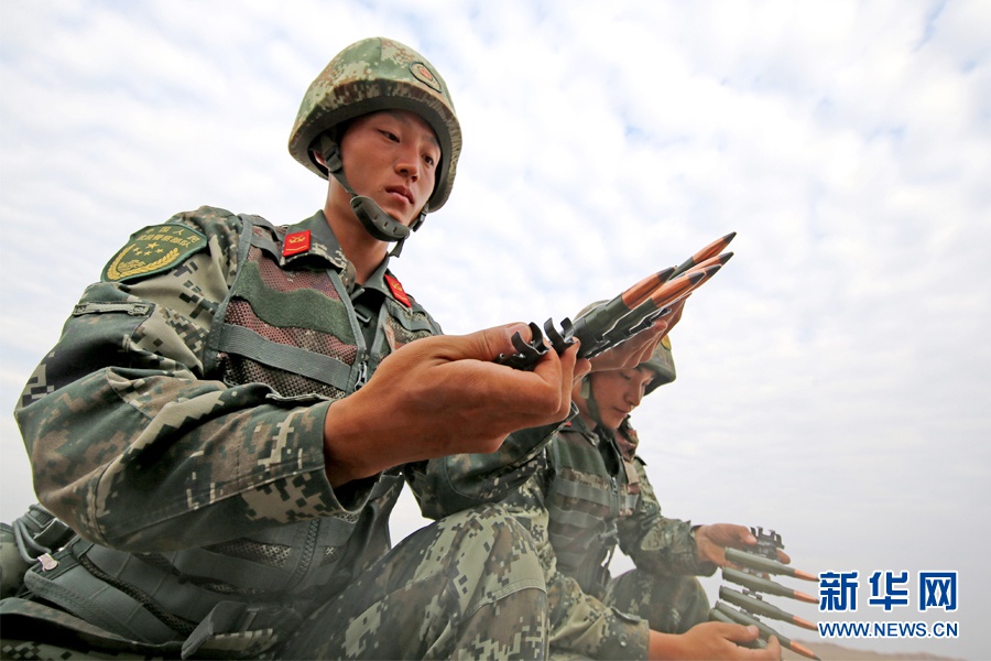 武警宁夏总队机动支队组织重火器实弹射击演练