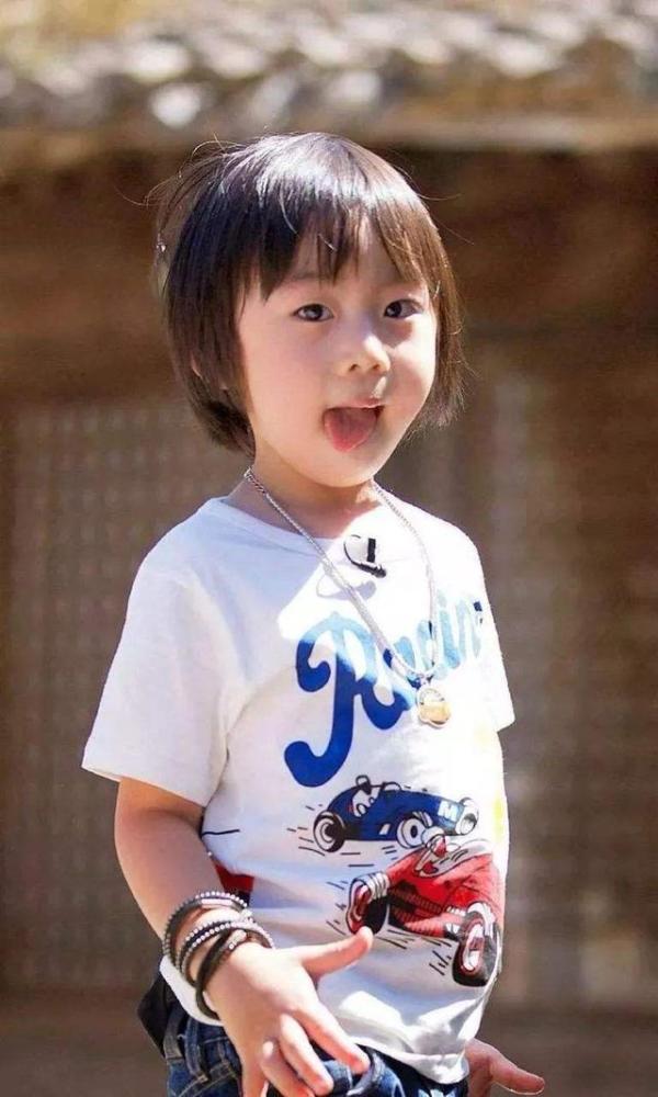 时隔7年林志颖大儿子再登综艺和爸妈一起出现不再是当初的kimi