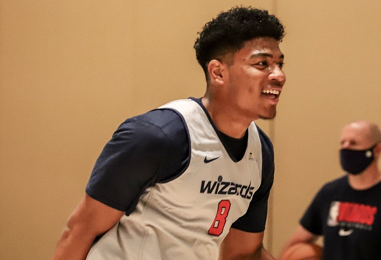 189八村塁热身赛轰全队最高分晃飞普拉姆利与队友配合默契