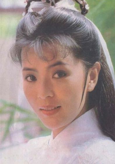 她曾被刘德华与周润发追求,之后嫁给富豪,如今57岁却憔悴不堪!