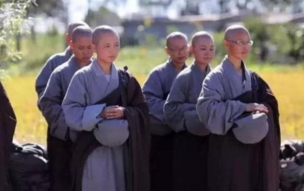 一百多位尼姑居住的女寺庙一生不碰钱一天一顿饭