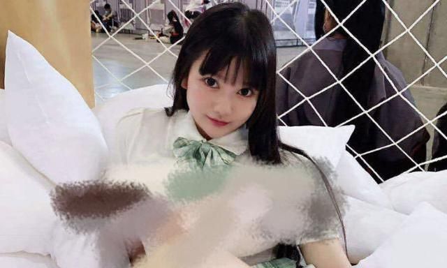 广州漫展频现桃花16岁少女年龄被质疑还和母亲拍摄过影片