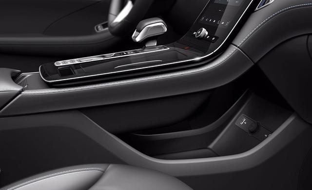 科技与颜值体现国产车的魅力 荣威i6 MAX内饰官图发布