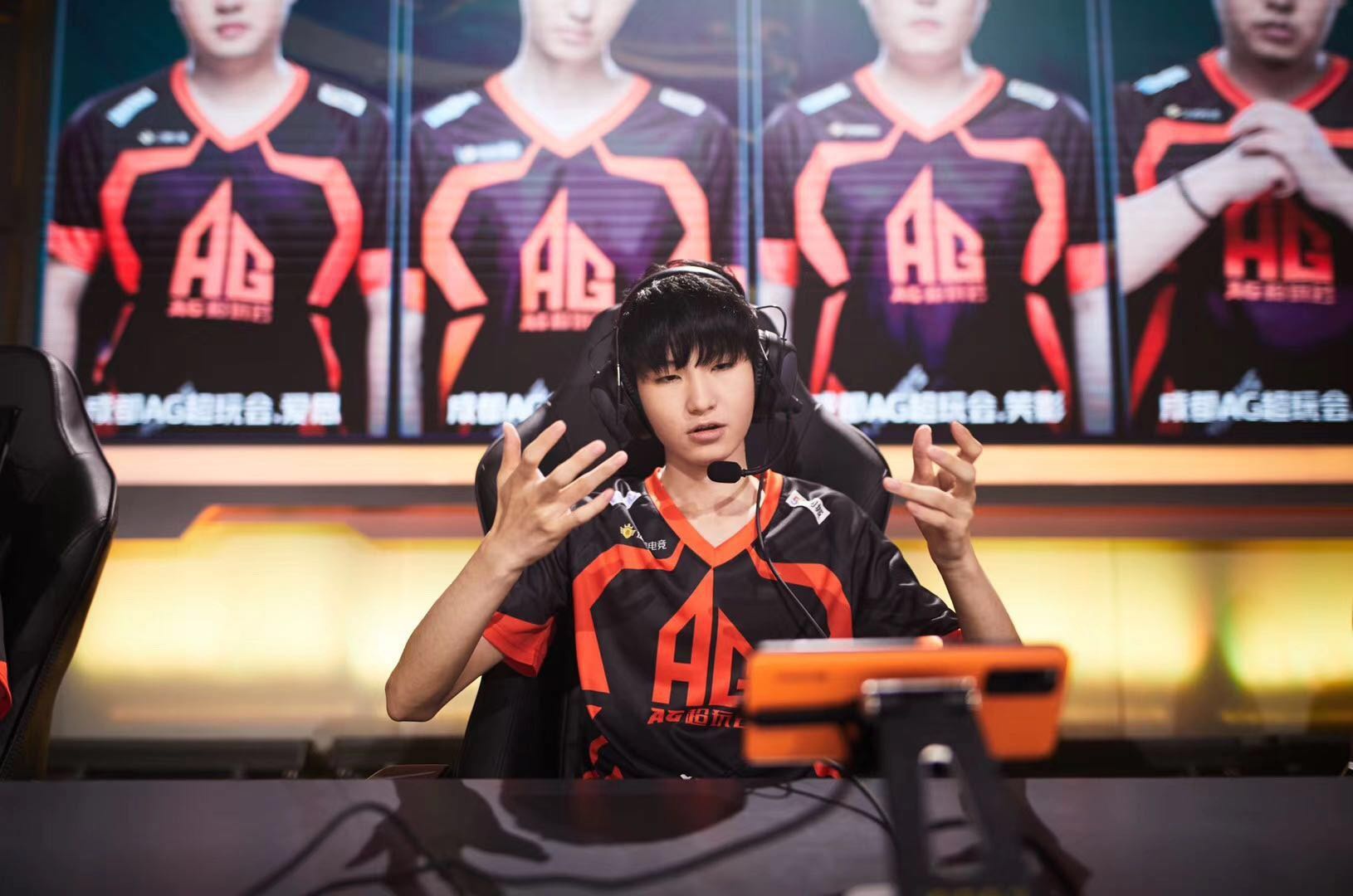 的情况下,没有进步就是退步,所以ag超玩会即使全是顶尖也很难拿下比赛