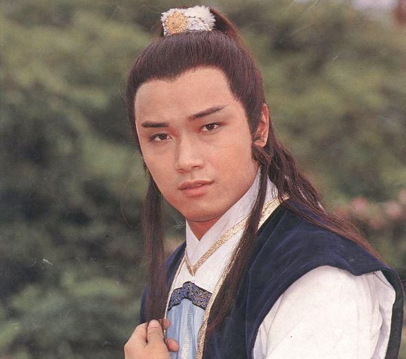 苗侨伟除杨康外还有一个代表角色和本名一起被叫了三十多年