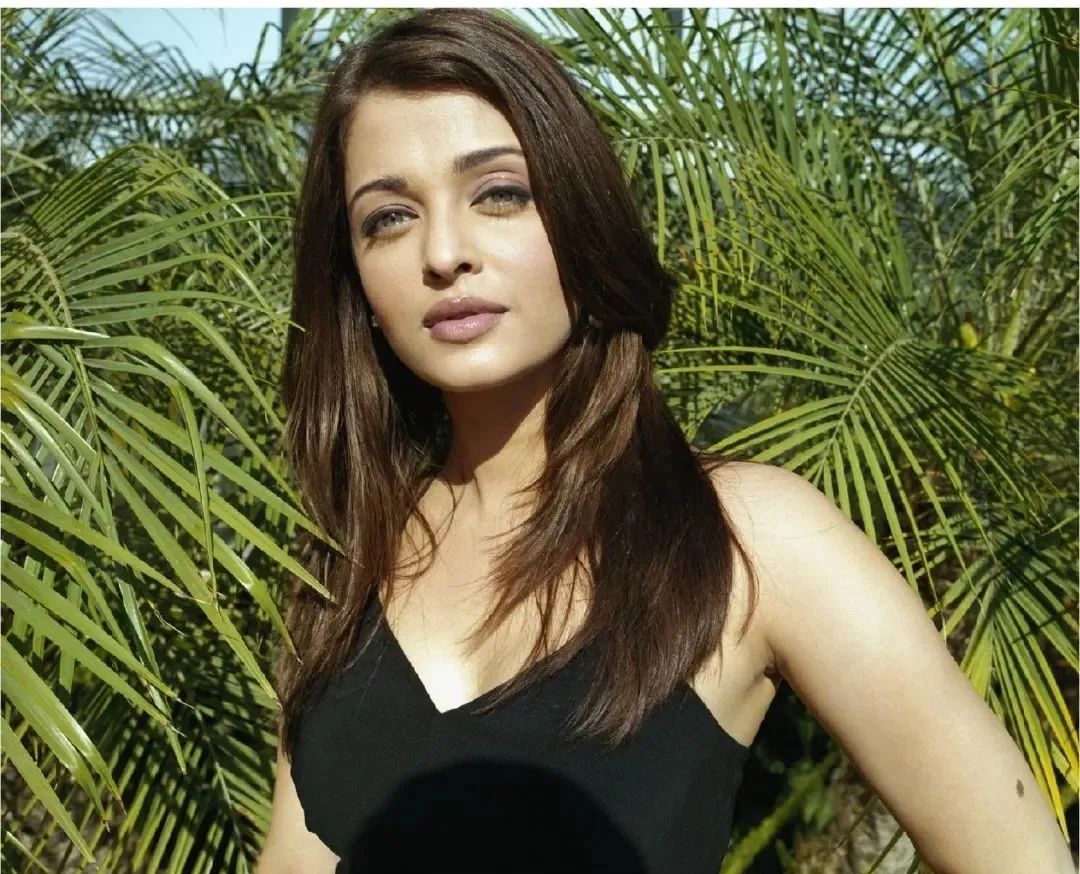 孕胖被骂叛国,嫁给香蕉树,世界第一美女的日子没那么好过的