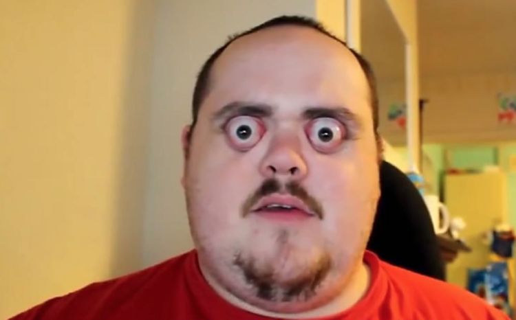 男子身怀特功能,眼睛可瞪出12毫米,知道真相惊呆了!