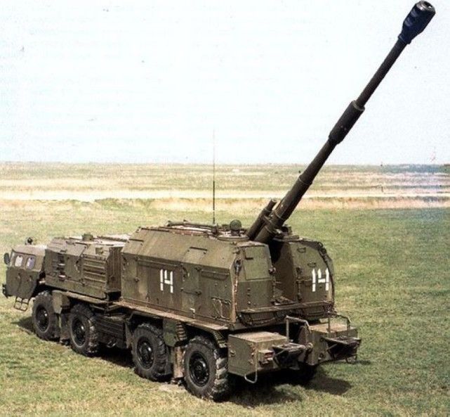 俄罗斯最新型车载榴弹炮曝光,网友:这就是战斗民族喜欢的风格?