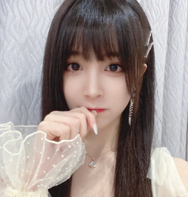 jdg美女主持人微博三次点名rw打野haro网友分手了还骂人