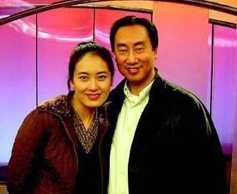 与男演员同居8年没结婚,最终嫁给他的兄弟