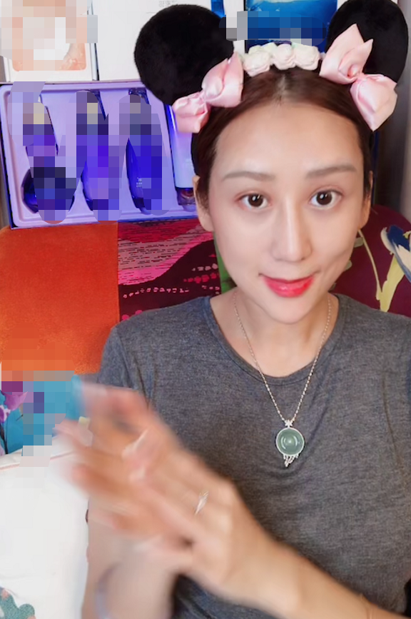 蒋丽莎承认自己"想钱想疯了",搬离豪宅,新家也是自己工作室