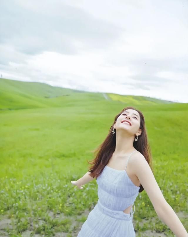 7个单人拍照姿势,简单易学,拍照又自然又好看