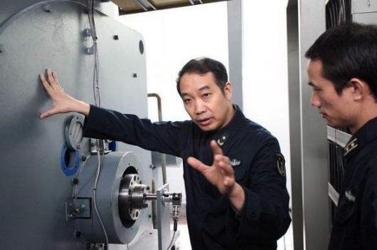 真的被马伟明说中了此大国造价915亿的超级航母成了烂尾