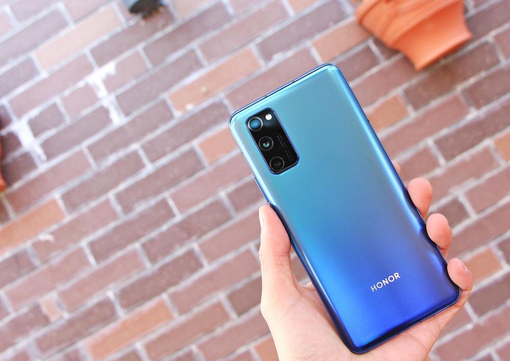 荣耀v40曝光,天玑1000 120hz刷新率 曲面屏,很期待!