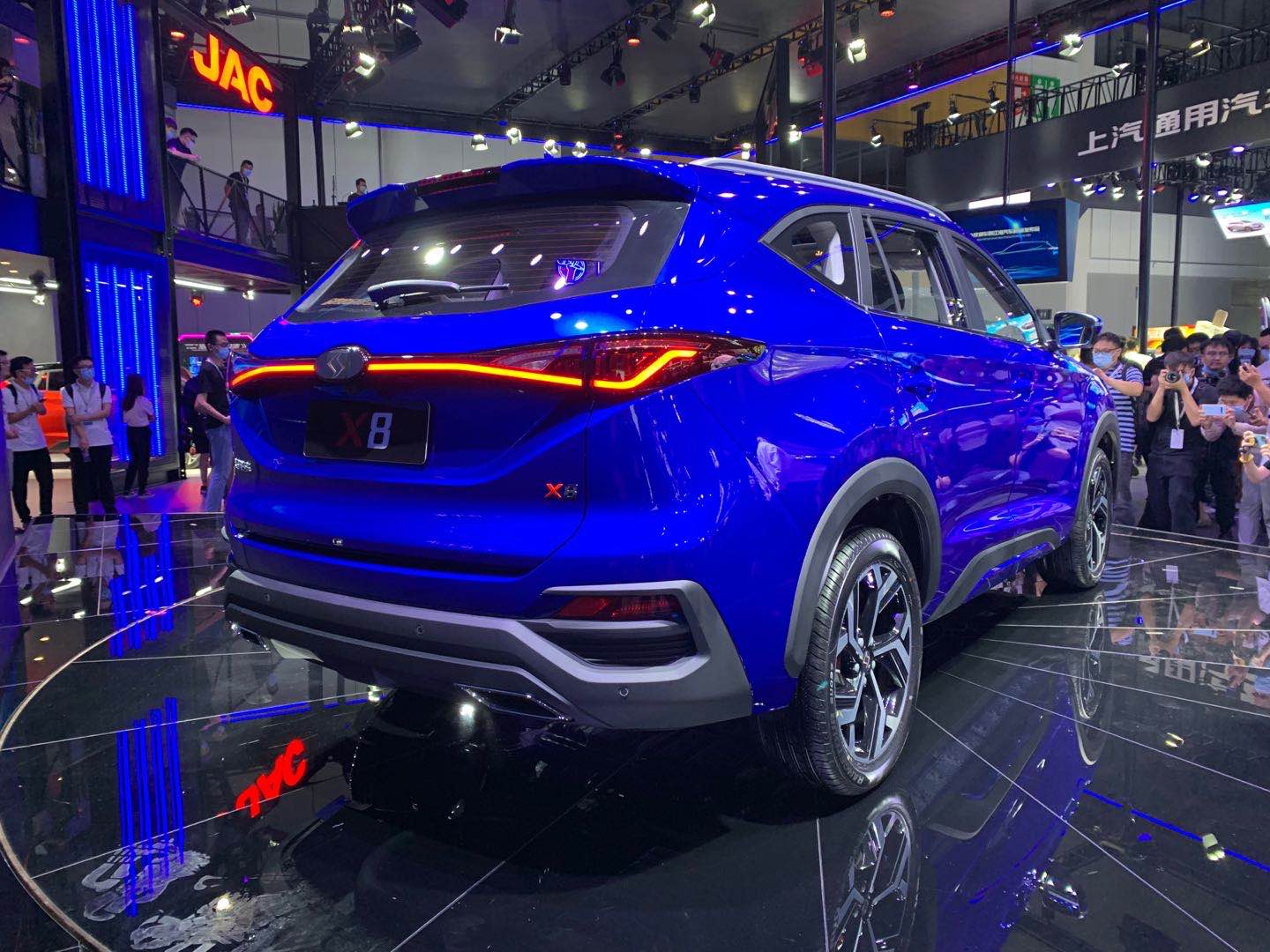 2020成都车展 | 全新logo加持 江淮嘉悦x8全球首秀